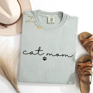 Cat Mom  T-shirt